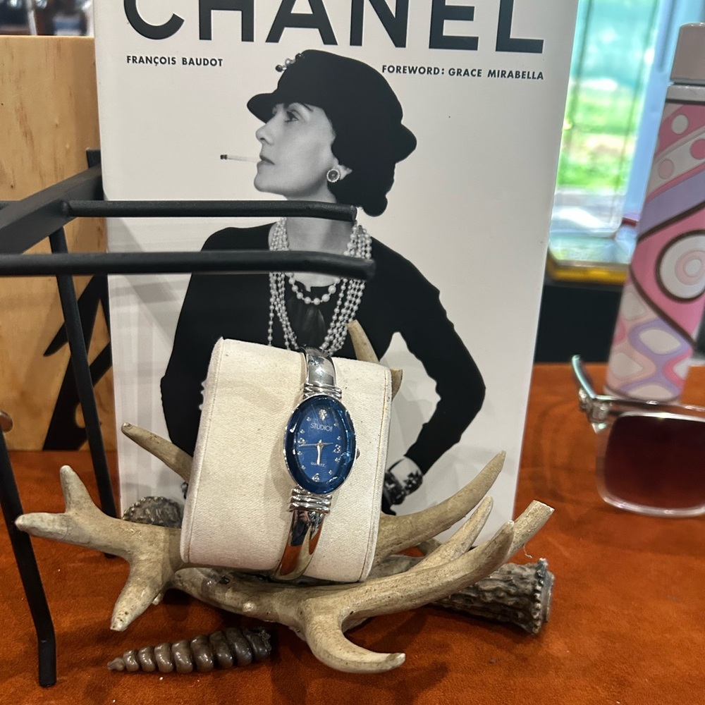 Studio‎ Blue and Silver Smartwatch with Elegant Design